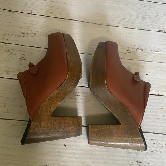 Rachel Comey Whiskey Leather Bow Platform Heeled Clogs