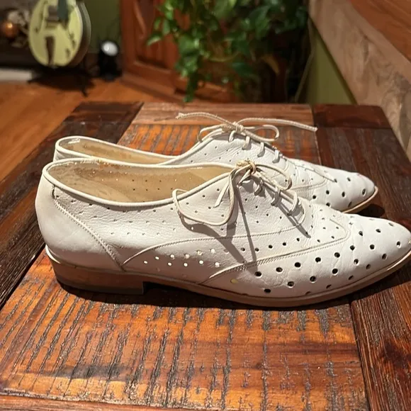 Rare Vintage 80s Women's White Perforated Lace-Up Leather Shoes Italy sz 7.5 Pl