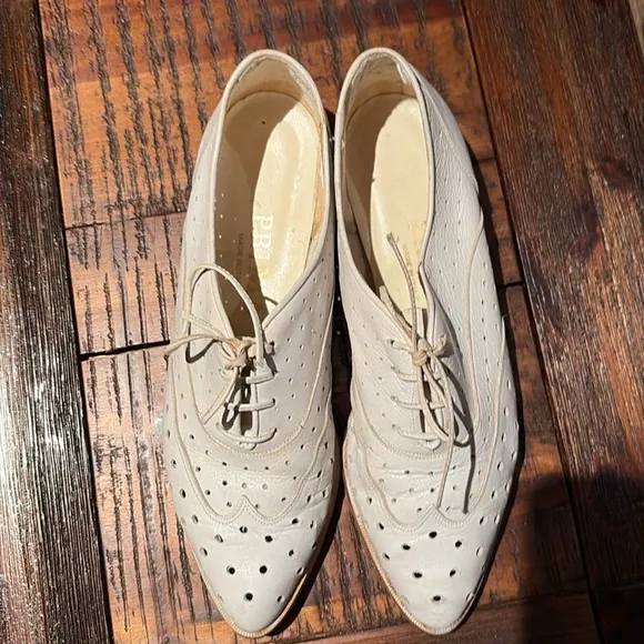 Rare Vintage 80s Women's White Perforated Lace-Up Leather Shoes Italy sz 7.5 Pl