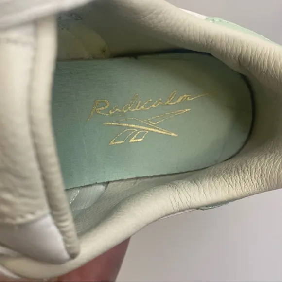 Reebok Classic Leather Casual Sneaker Sz 8 Ivory/Seafoam
