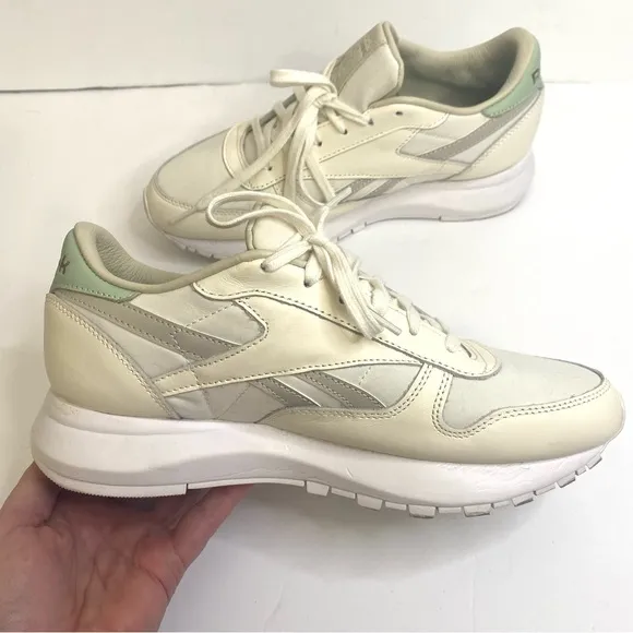 Reebok Classic Leather Casual Sneaker Sz 8 Ivory/Seafoam