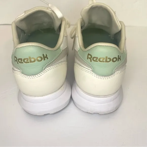 Reebok Classic Leather Casual Sneaker Sz 8 Ivory/Seafoam