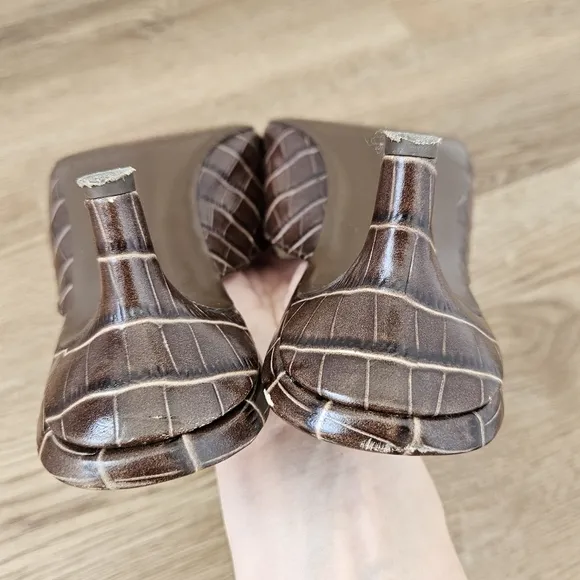 Reformation Cynthia Mule Chocolate Brown Leather Size 9M Kitten Heel