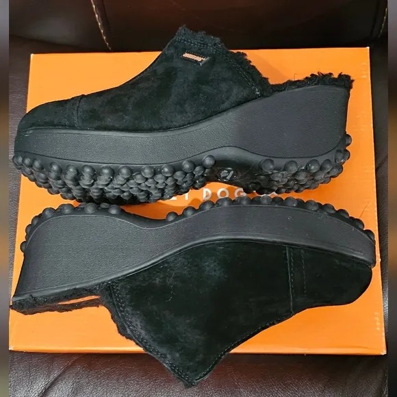 RocketDog Frann lined black suede platform mules - NIB size 8M