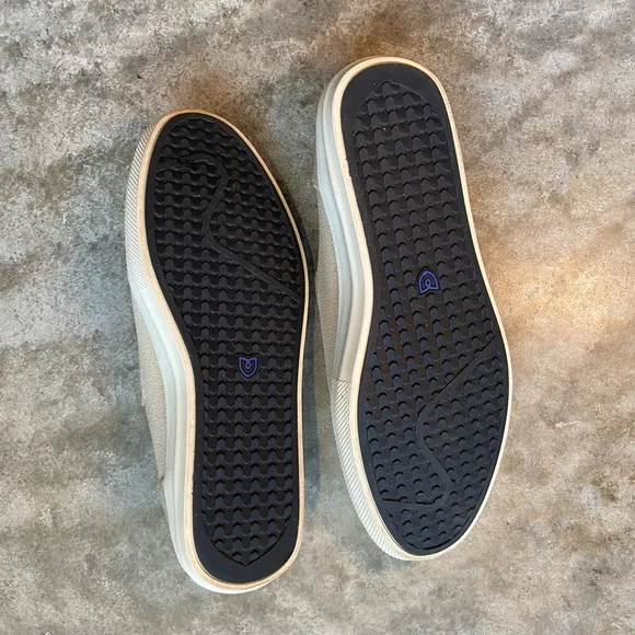 Rothy’s The City Slip On Sneaker – Wheat (Tan/Beige), W 10.5/M 9, EUC