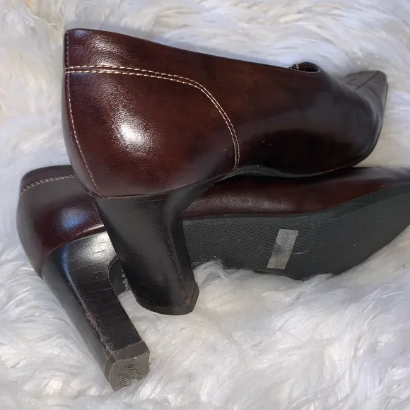 s l e e k :: Paul Green Square Toe Leather Pumps Heels