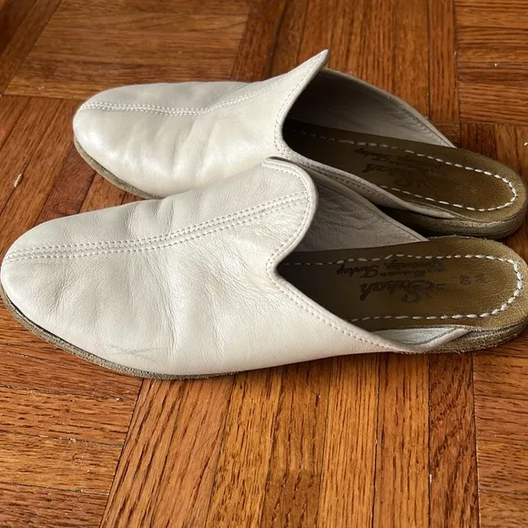 Sabah Ivory Leather Slip-On Mules W 40 or size 7M fit