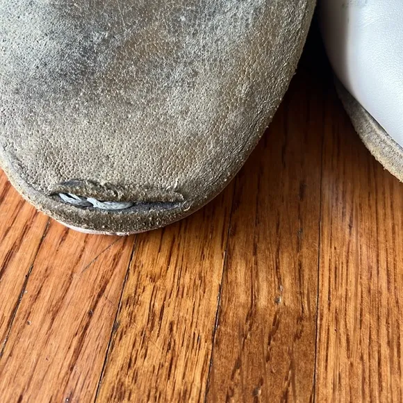 Sabah Ivory Leather Slip-On Mules W 40 or size 7M fit