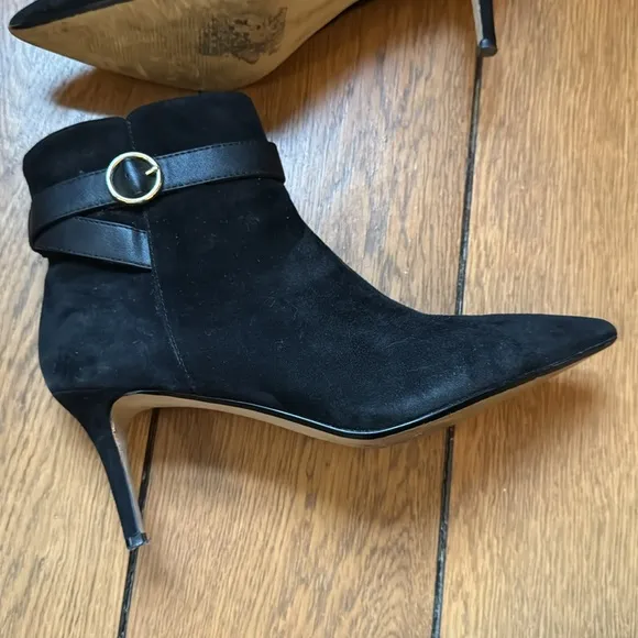 Saks Fifth Avenue Heeled Boot Booties Suede Black Ankle Heels 8.5 Pointed Toe