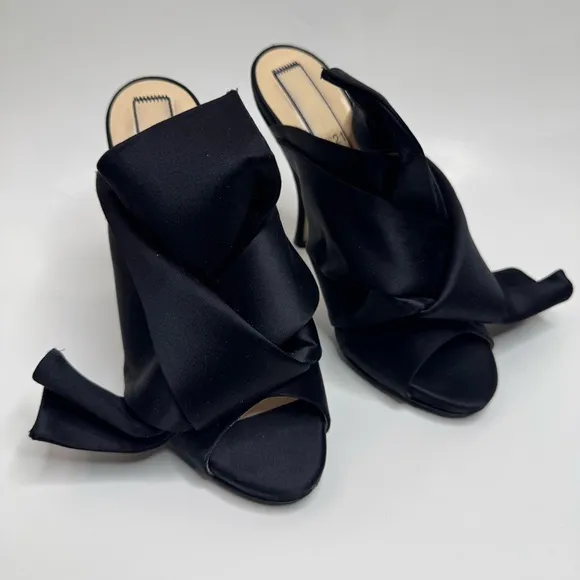 ❕SALE❕ No. 21 Black Satin Raso Knot Open Toe Mules