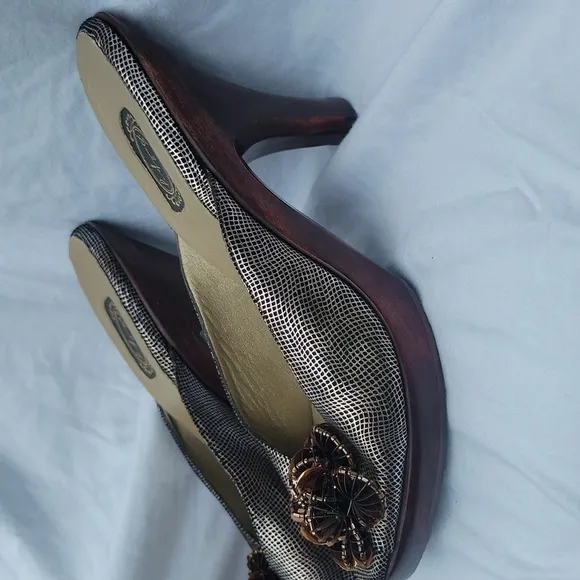 SALPY gold slip-on mules