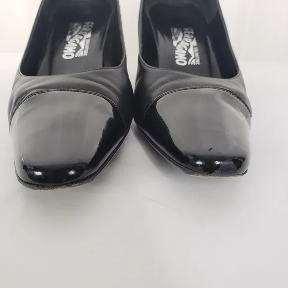 Salvatore Ferragamo black leather patent pointed toe pump heel 9 2A