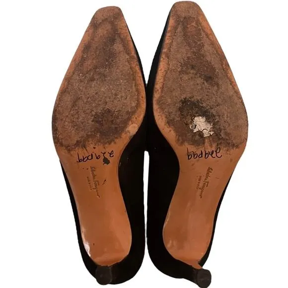Salvatore Ferragamo Black Velvet Pump Size 9 Pointed Toe Italian 3” Quiet Luxury