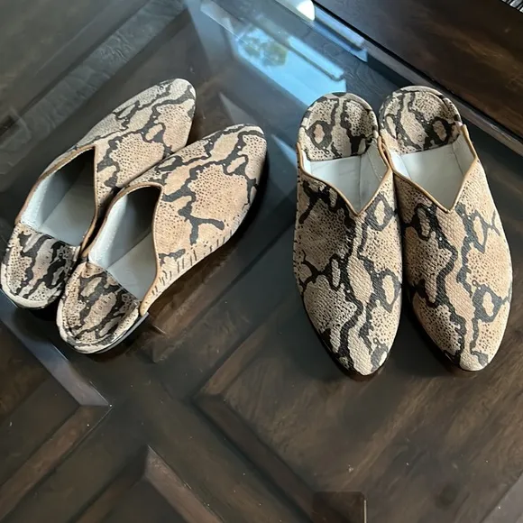 Sanctuary Saieda Snake Print Suede Mules