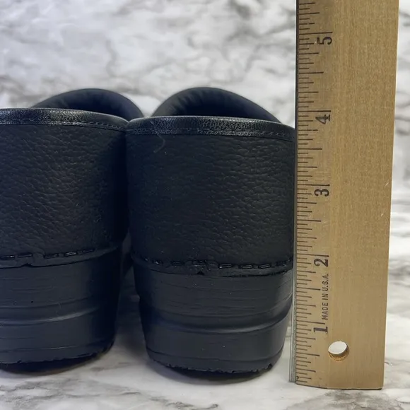 Sanita Original Professional Textured Women Clogs Slippers garden shoes 38(6.5-7