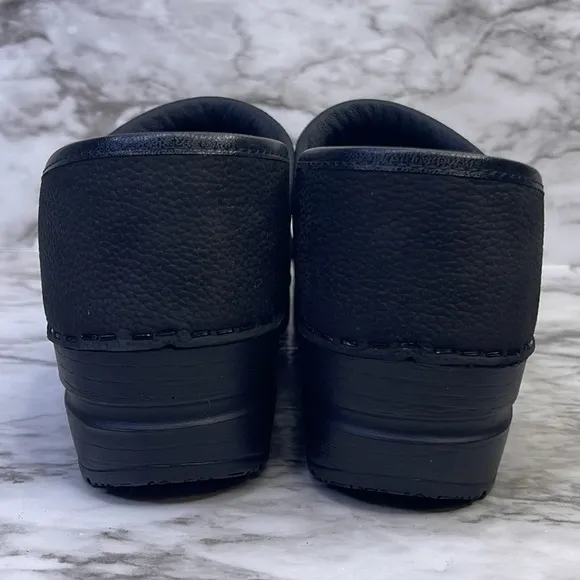 Sanita Original Professional Textured Women Clogs Slippers garden shoes 38(6.5-7