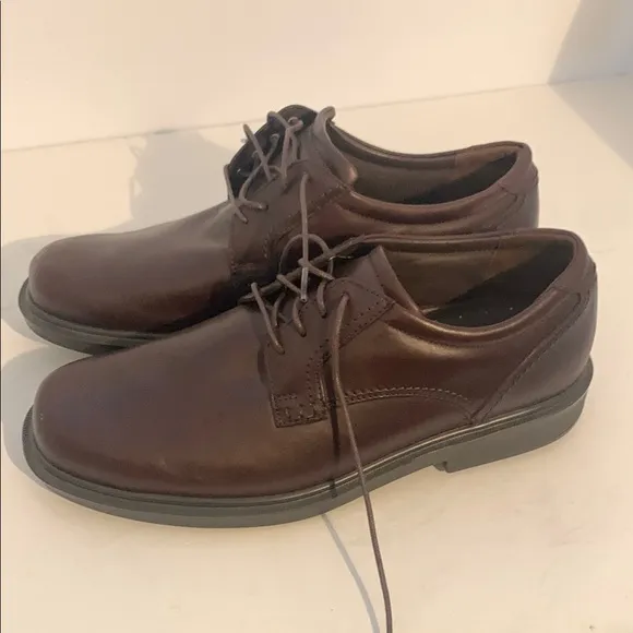 SAS Brown Leather Oxfords with Polished Finish