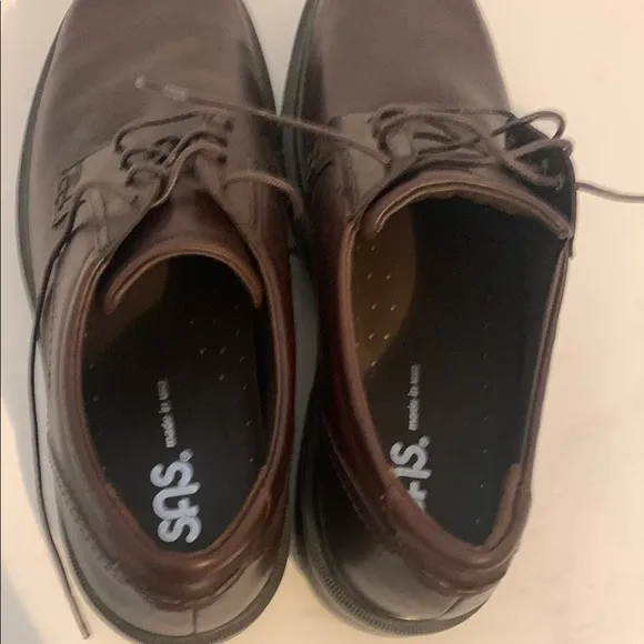SAS Brown Leather Oxfords with Polished Finish