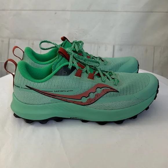 Saucony Trail Size Women’s 9 Peregrine 13 Green &amp; Salmon Color Athletic Shoes