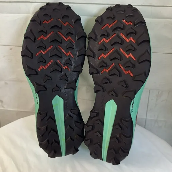 Saucony Trail Size Women’s 9 Peregrine 13 Green &amp; Salmon Color Athletic Shoes