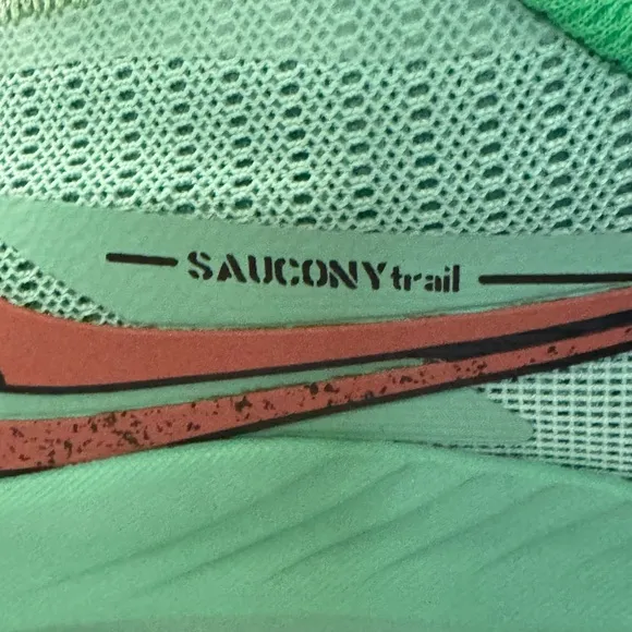 Saucony Trail Size Women’s 9 Peregrine 13 Green &amp; Salmon Color Athletic Shoes
