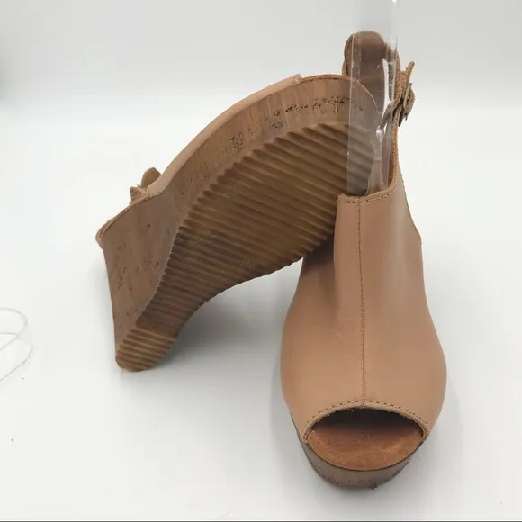 Sbicca Wedge Heel Peep Toe Tan Leather Shoes Size 40