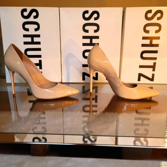 Schutz Caiolea Size 8.5 Patent Leather Stiletto Pumps Heels Pointed-Toe