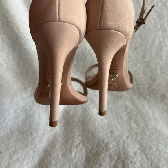 Schutz | Jeanette Tanino ll Nude Strappy Heels | 6B