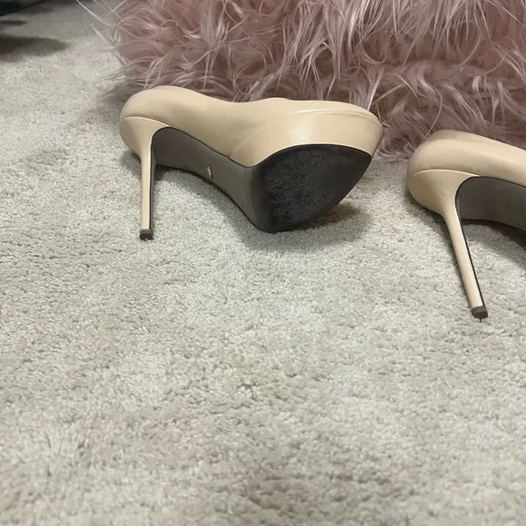 Sergio Rossi Tan Stiletto Heels Classic Pump Style