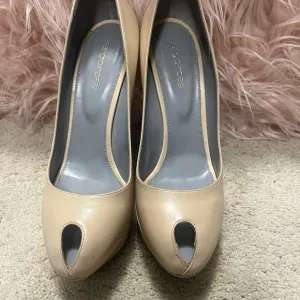 Sergio Rossi Tan Stiletto Heels Classic Pump Style