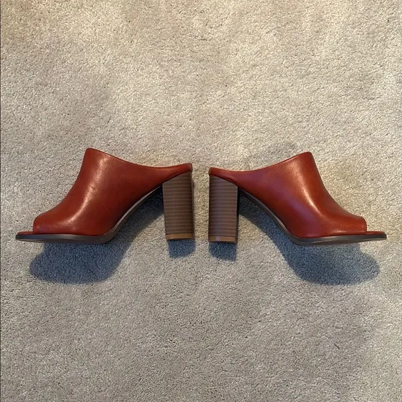 Seven7 Women's Brown Peep Toe Mules