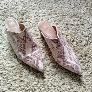SEYCHELLES LEATHER SNAKE /LIZARD SKIN pointy toe mules SLIDES sz 9