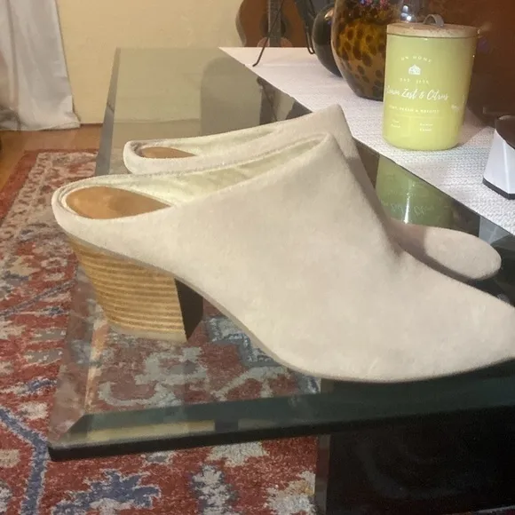 Seychelles mules in good condition, size7