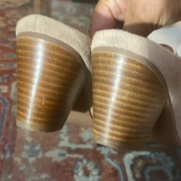 Seychelles mules in good condition, size7