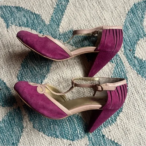 Seychelles suede heels Mary Jane style size 8 pink lovely shoes