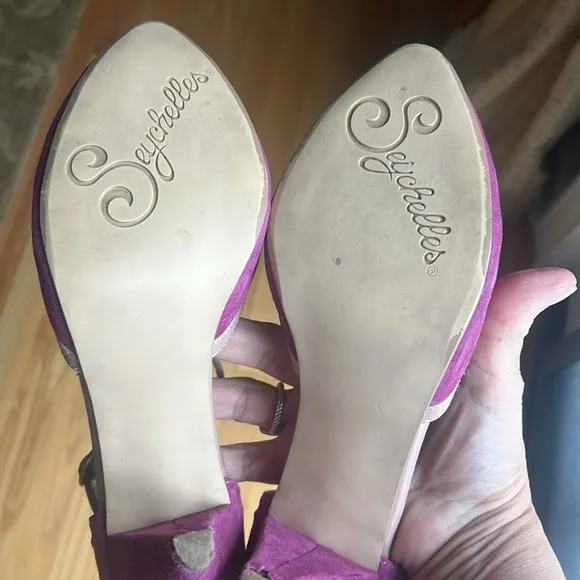 Seychelles suede heels Mary Jane style size 8 pink lovely shoes