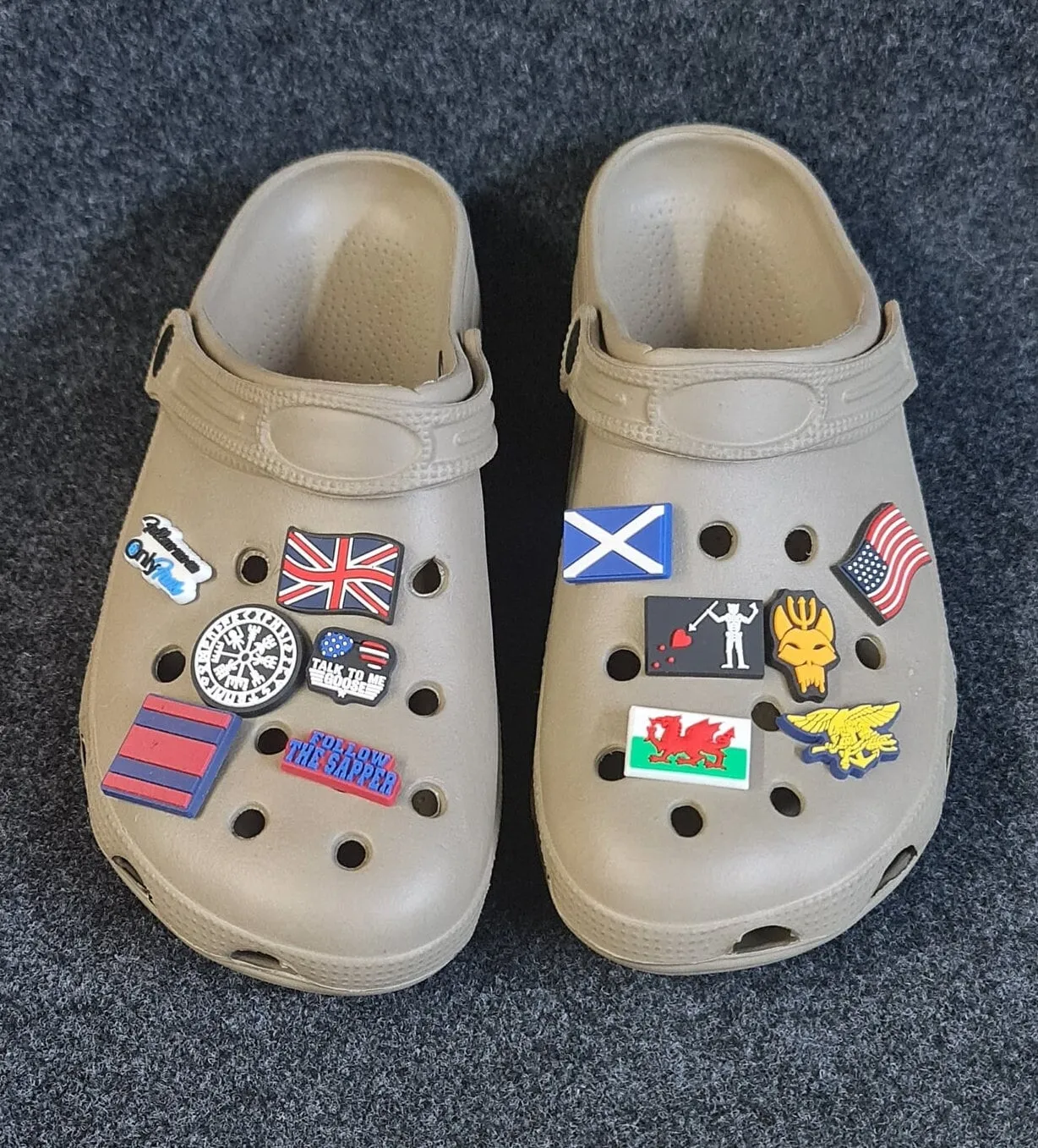 silicone / clog / water shoe - novelty charm / gem / logo logo - SCOTTISH / WELSH flag / trf