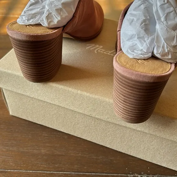 Size 8.5 Madewell The Harper Mule in Suede in old rose pink