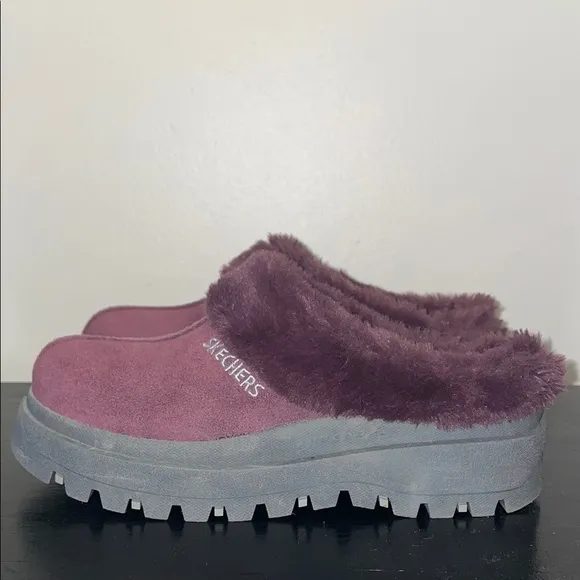 Skechers Fortress Clog Slipper. Purple and Gray Fur-Lined Mules. Size 7