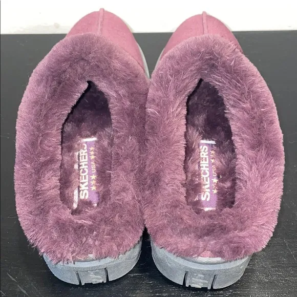 Skechers Fortress Clog Slipper. Purple and Gray Fur-Lined Mules. Size 7
