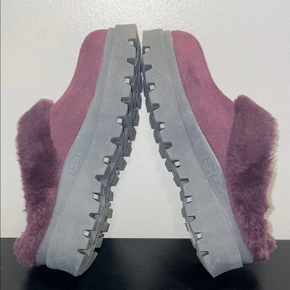 Skechers Fortress Clog Slipper. Purple and Gray Fur-Lined Mules. Size 7