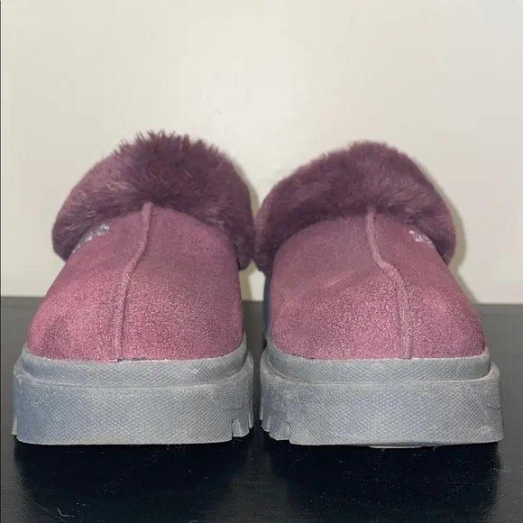 Skechers Fortress Clog Slipper. Purple and Gray Fur-Lined Mules. Size 7