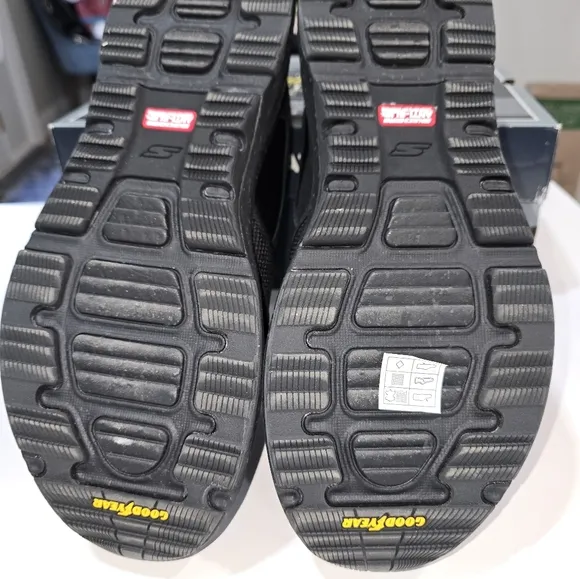Skechers Men's Size 11.5 Go Walk Outdoor-Athletic Slip On Trail Hiking Shoes