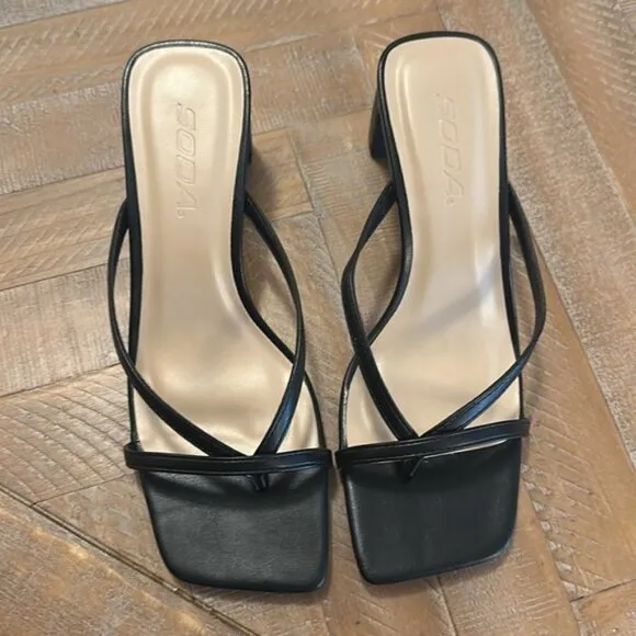 Soda Gadget Thong Square Toe Heels Sandals in Black