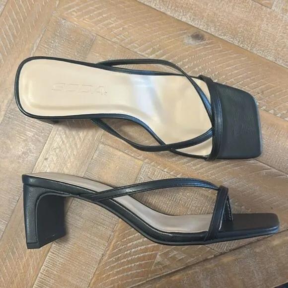 Soda Gadget Thong Square Toe Heels Sandals in Black