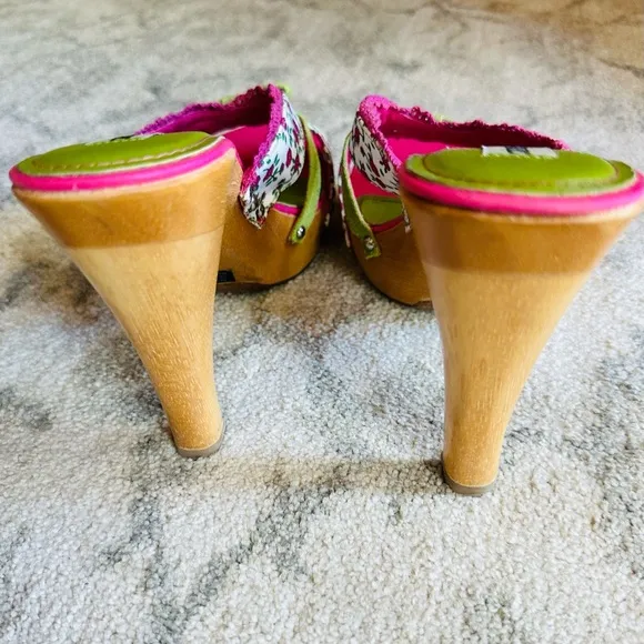 Steve Madden Luckii vintage open toe sandal platform heels y2k floral pink green