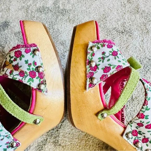 Steve Madden Luckii vintage open toe sandal platform heels y2k floral pink green
