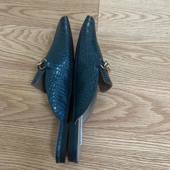 Steve Madden SZ 8M forever chain pointed toe mules .