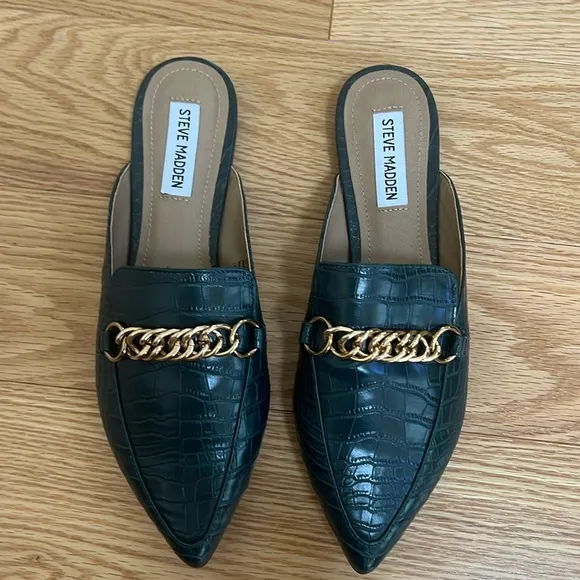 Steve Madden SZ 8M forever chain pointed toe mules .