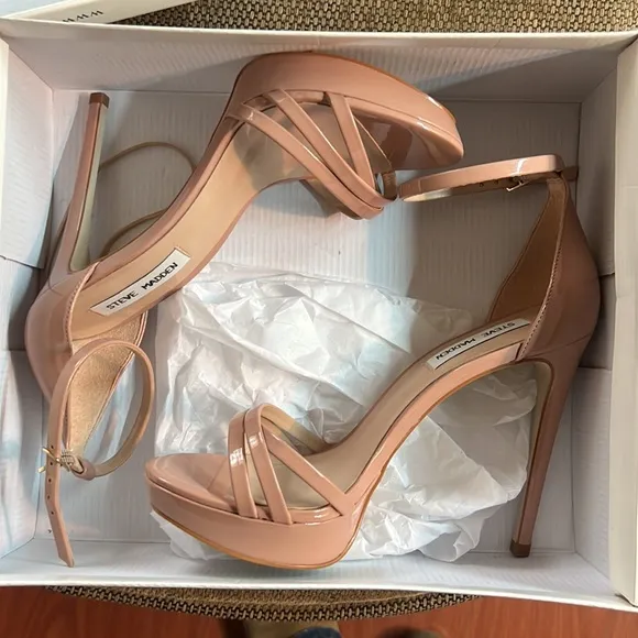 Steve Madden Women's “Cassandra” Cream platform Strappy 5” heels size 8.5